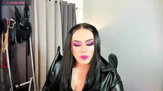 Yourfiercemistress bigcock cam sex chat