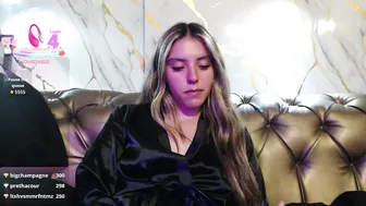 valentina_red18 webcam porn video posing on webcam
