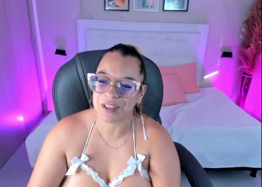 mhonikabelucci__1 chat cam sex (09/17/2025)
