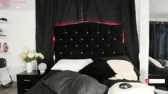 Cami_cruzz on webcam (09/17/2025)