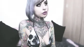Nikkiramone (09/17/2025) goth