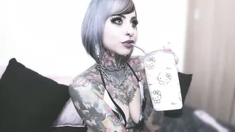Nikkiramone (09/17/2025) goth