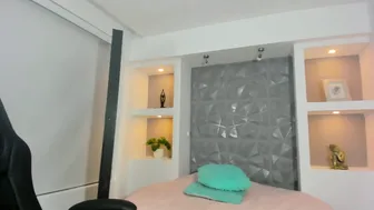 arihsay_evans smalltits 18-Sep-25