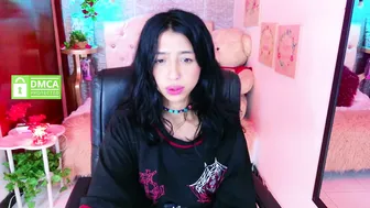 Redhotter_ posing on webcam 20-Sep-25