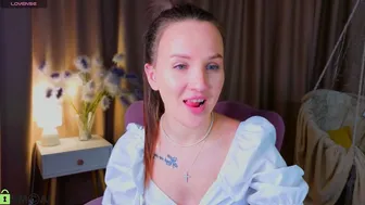 zlata__fox posing on cam 20-Sep-25