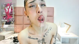 lhiamfitt young on cam