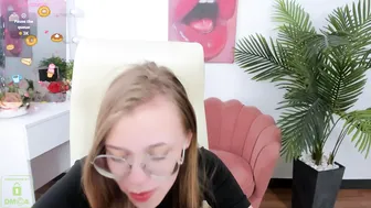 layriantavee recorded nude video 210603