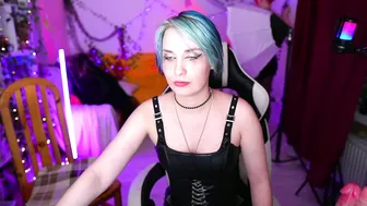 fox_and_dog (09-23-2025) cam nude
