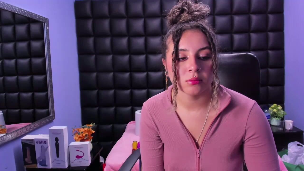 tiny_love_ chat sex 23-Sep-25