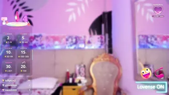 eimyflorian femboy posing on cam