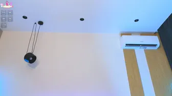 Kira_sexxx posing on cam (09-27-2025)