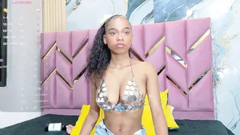 Littleebonymommy chat sex cam (09-27-2025)