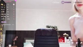 sexy_red_foxx anal posing on webcam