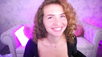 Curlycandyxx bigass naked on cam