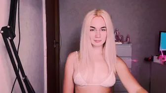 Carinfox stockings on live cam