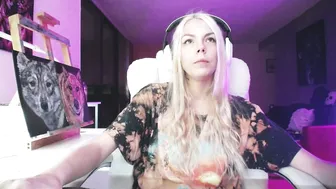 tinykylie bigboobs (09/29/2025)