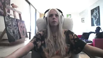 tinykylie young 09-29-2025