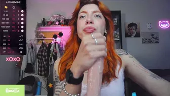 ur_olivia (09-29-2025) naked on cam