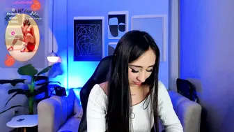 Cloe_martinez_ posing on webcam (09/30/2025)