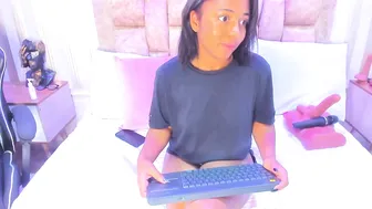 avis_lara recorded nude video 223733