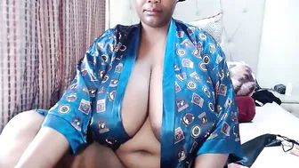 Darkbusty on webcam 09-30-2025