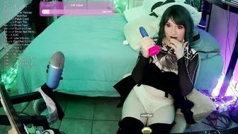 Dvadaisy femboy - 02-Oct-25