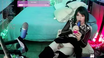 Dvadaisy femboy - 02-Oct-25