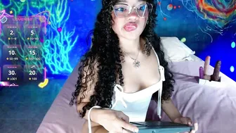 lucie_petite 03 October 2025