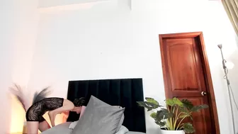 Ninacavallli chat porn video posing on webcam