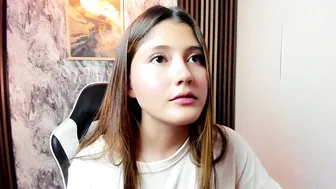 Amy_innocent_ chat cam sex (10/04/2025)
