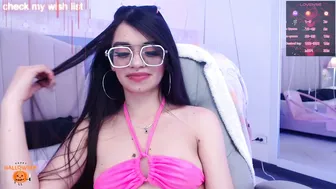 emerald_gh on webcam (10-04-2025)