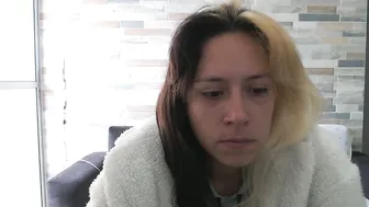hot_mommymia 04-Oct-25