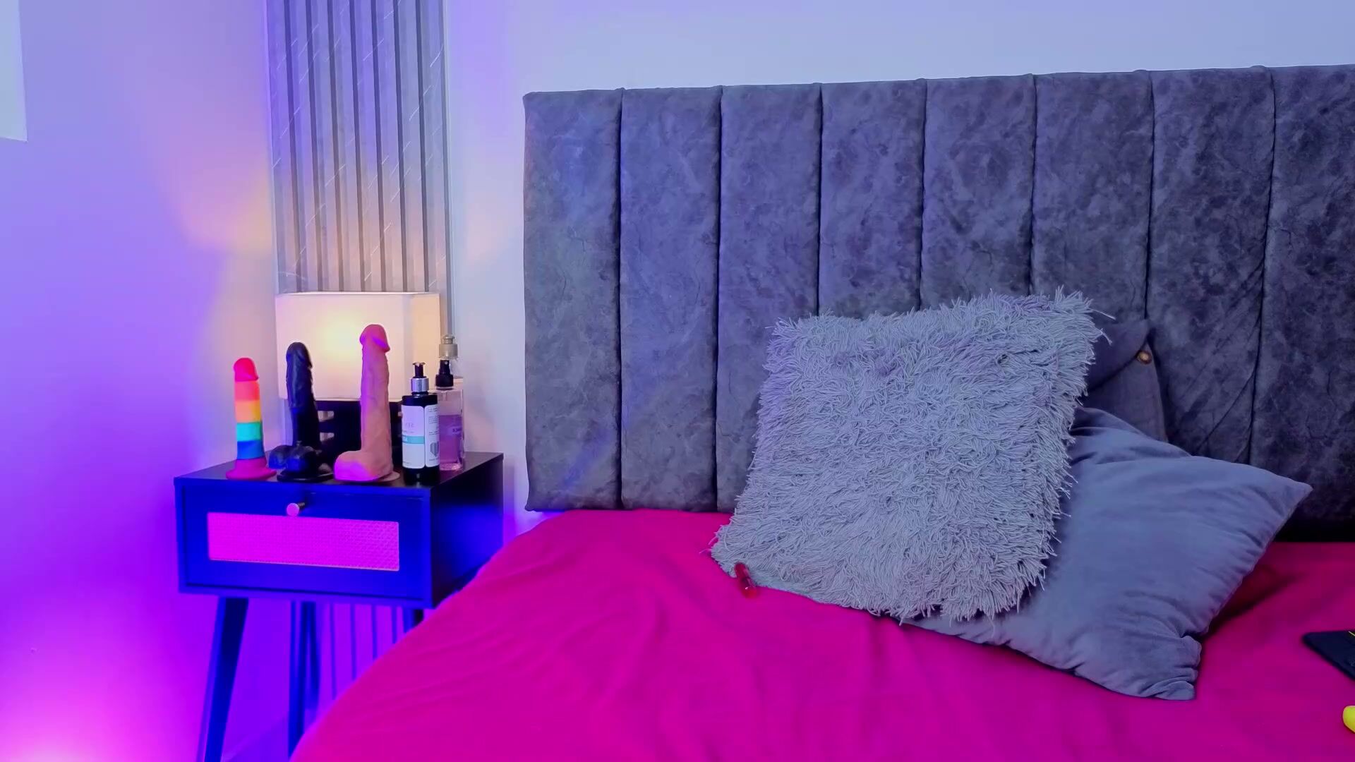 ema_stone65 nude cam 10-05-2025