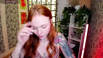 Maya_light on live cam 06 October 2025