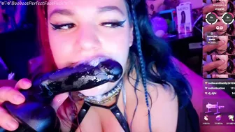 booboosperfectfacefuck posing on webcam 06 October 2025