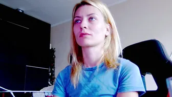 karoline121 smalltits cam porn