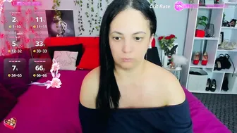 iribabe69 sex chat posing on webcam