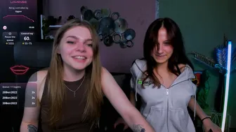 laura_queen_ cam show cam video