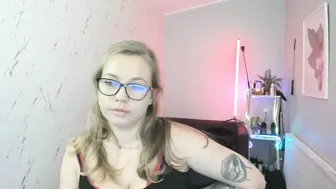 holly_bb95 recorded nude video 238108