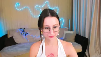 Yourlovelystoryy (10-08-2025)