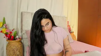 _little_ivy pantyhose on cam