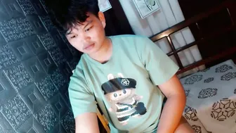 Rnl_cum asian posing on webcam