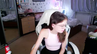 Molly_barbie video cam porn - (10-08-2025)