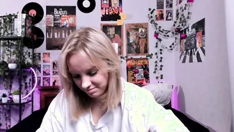 darleneferran (04-08-2025) shy