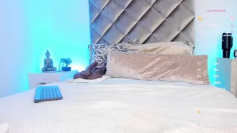 malaia_hills on cam porn cam