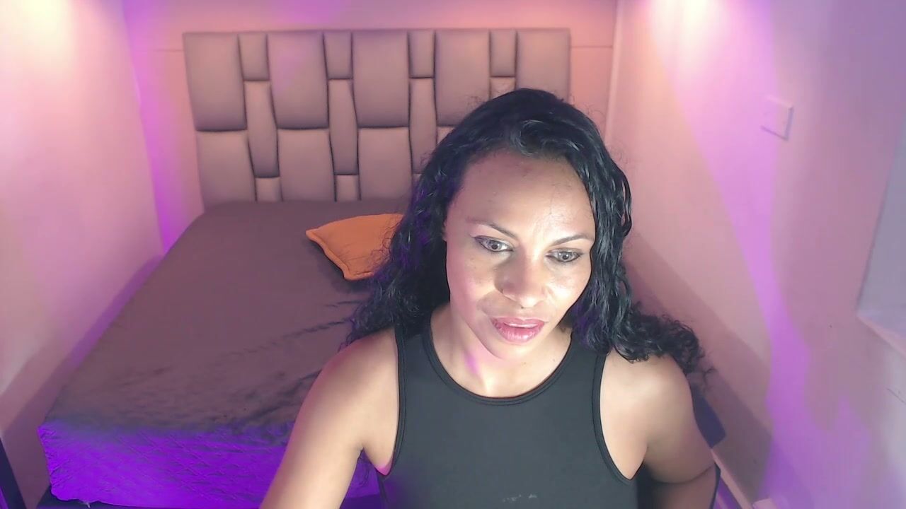 Jazmin_shy chat sex (10-08-2025)