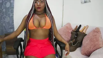 sara_greyx (10/09/2025) bigboobs