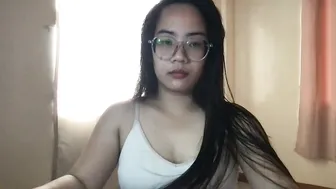Jessalicious_143 posing on webcam 09 October 2025