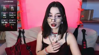 mistress__marcelline goth posing on webcam