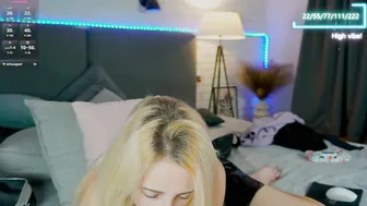 Selena_lily stream (10/09/2025)